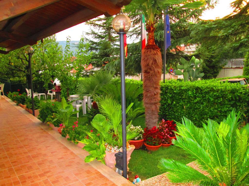 B&B Le Begonie Асколи Пичено Стая снимка