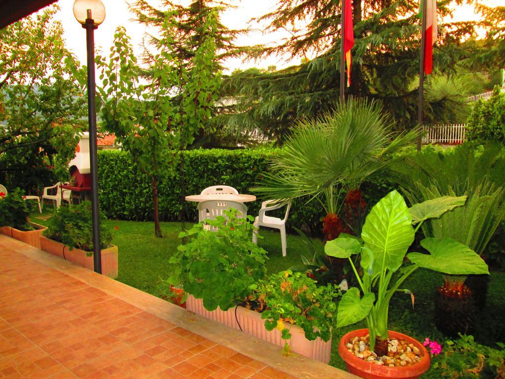 B&B Le Begonie Асколи Пичено Стая снимка