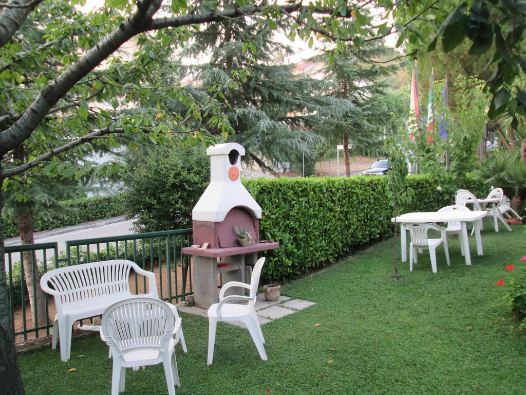 B&B Le Begonie Асколи Пичено Екстериор снимка