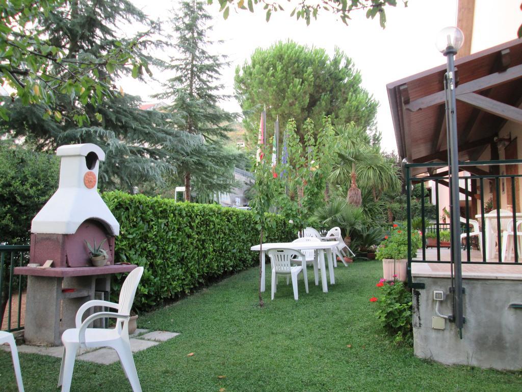 B&B Le Begonie Асколи Пичено Екстериор снимка
