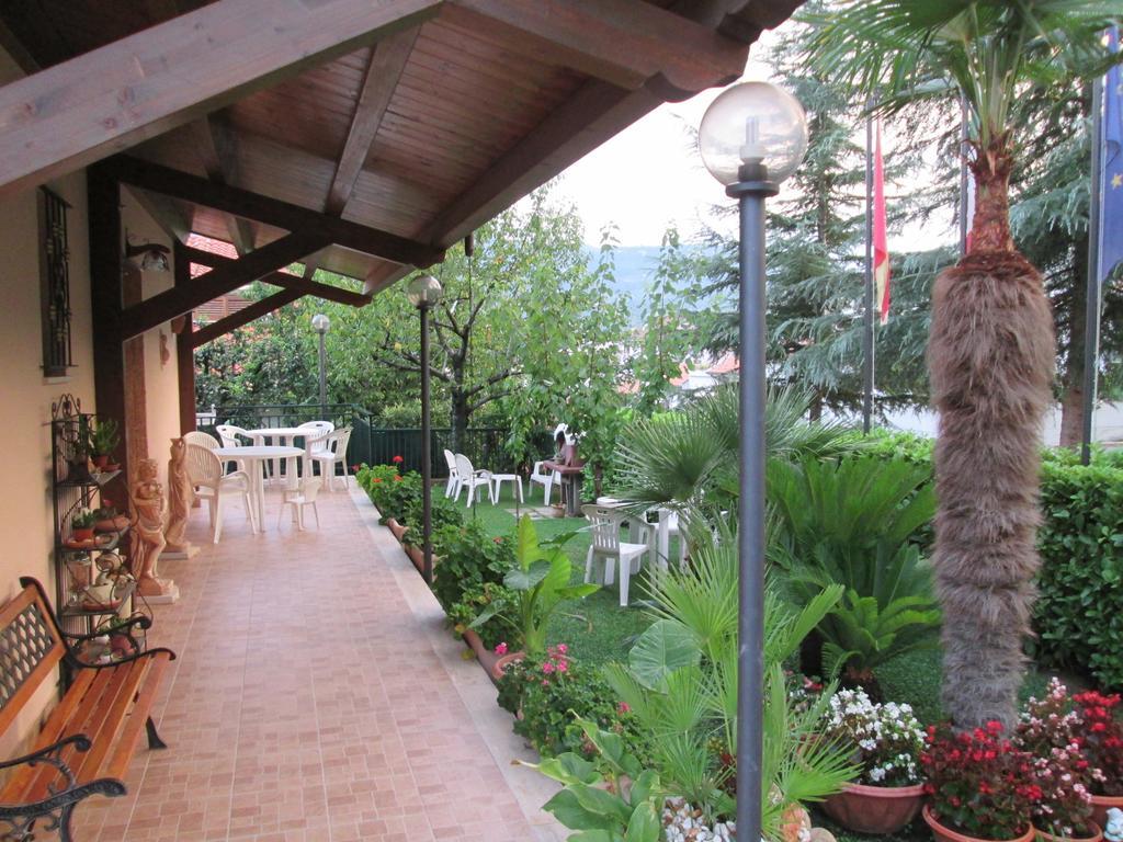 B&B Le Begonie Асколи Пичено Екстериор снимка