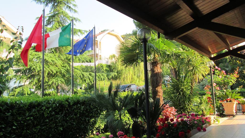 B&B Le Begonie Асколи Пичено Екстериор снимка