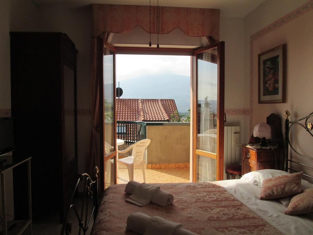B&B Le Begonie Асколи Пичено Стая снимка