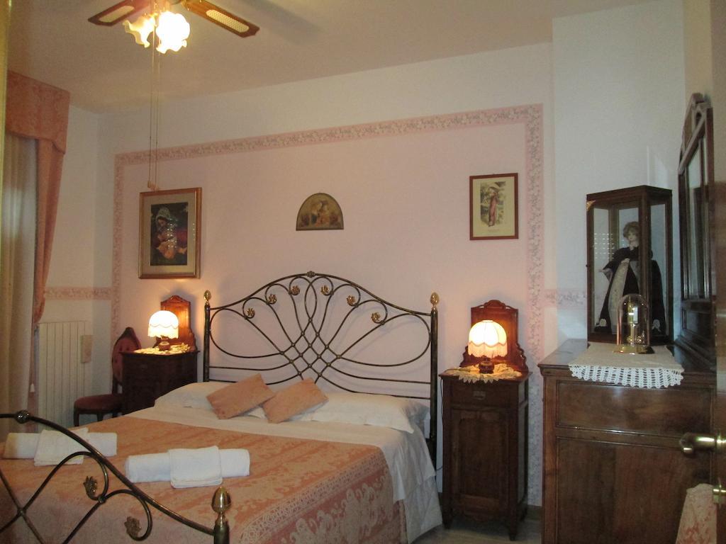 B&B Le Begonie Асколи Пичено Стая снимка