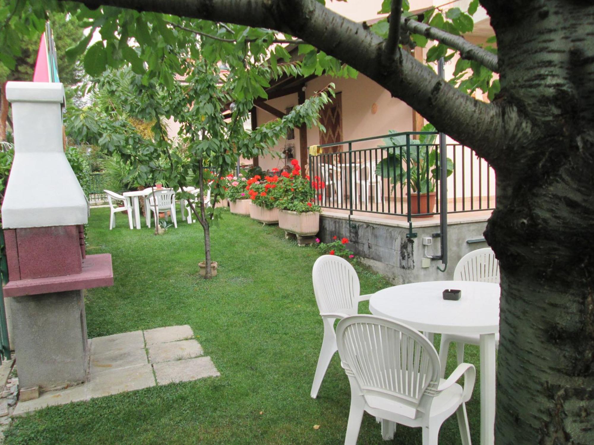 B&B Le Begonie Асколи Пичено Екстериор снимка